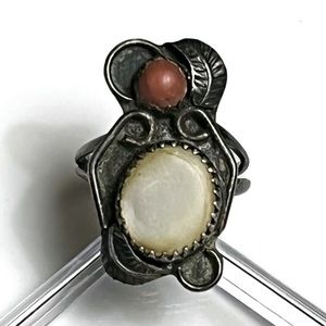 Navajo 1940s Old Pawn Vintage Coral, Mother of Pearl Sterling Silver Ring